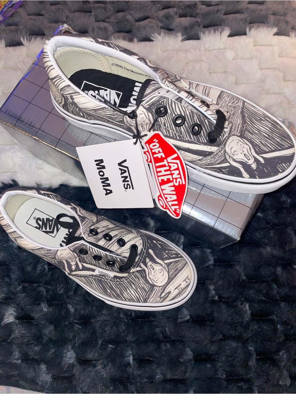 Special Edition NWT Vans Black & White MoMA tennis shoes